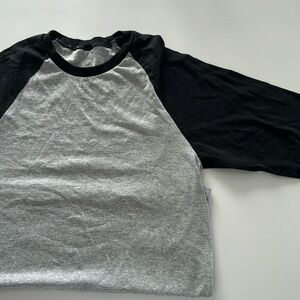 Black & gray t shirt